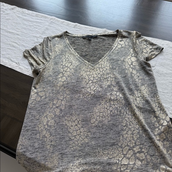 Gold t shirt - Picture 1 of 2